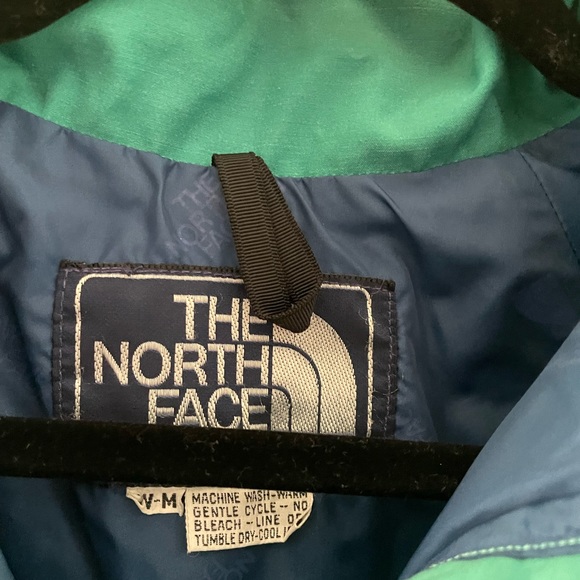 Vintage Women’s Northface pullover - Picture 3 of 4